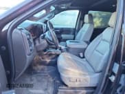 ✅ 2019 Chevrolet Silverado 1500 LTZ • VIN: 3GCUYGED4KG105573 • Lot: 89735075. Wystawiony na Copart z przebiegiem 168 318 mil. Bezpłatny archiwum sprzedaży aukcyjnych z USA i szczegółowy raport historii pojazdu na DreamBid. Zdjęcie 7.