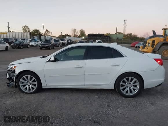 2015 Chevrolet Malibu LT z VIN 1G11D5SL3FF324149, wystawiony jako IAAI lot #43469159 z przebiegiem 164 457 mil mil oraz . Historia ofert i sprzedaży dostępna na DreamBid. Obrazek 14.