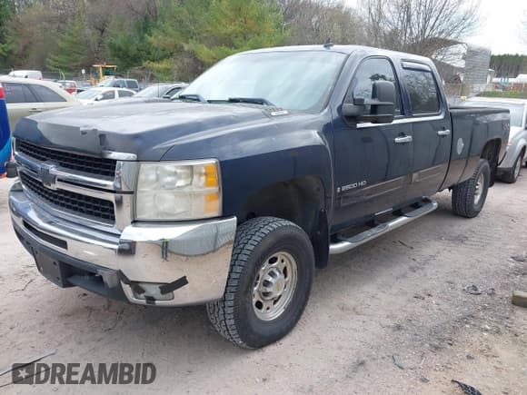 ✅ 2007 Chevrolet Silverado 2500HD 1LT • VIN: 1GCHK23K27F549776 • Лот: 42155334. Опубликован ранее на IAAI с пробегом 118 846 миль. Бесплатный доступ к архиву аукционных продаж из США и подробный отчёт об истории автомобиля на DreamBid. Изображение 2.