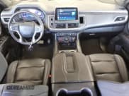 ✅ 2022 Chevrolet Suburban Z71 • VIN: 1GNSKDKD3NR248117 • Lot: 80434924. Wystawiony na Copart z przebiegiem 55 227 mil. Bezpłatny archiwum sprzedaży aukcyjnych z USA i szczegółowy raport historii pojazdu na DreamBid. Zdjęcie 8.