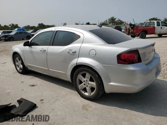 ✅ 2011 Dodge Avenger Mainstreet • VIN: 1B3BD1FB6BN557028 • Лот: 70145894. Опубликован ранее на Copart с пробегом 242 568 миль. Бесплатный доступ к архиву аукционных продаж из США и подробный отчёт об истории автомобиля на DreamBid. Изображение 2.