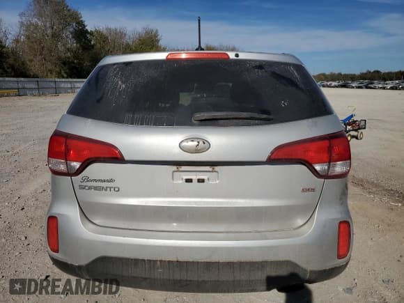 ✅ 2014 Kia Sorento LX • VIN: 5XYKT3A60EG539465 • Lot: 92110925. Listed on Copart with 113,645 mi. Free auction sales archive from the USA and detailed vehicle history report at DreamBid. Image 6.