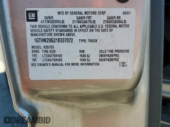 ✅ 2001 GMC Sierra 2500HD SLE • VIN: 1GTHK29G21E337072 • Lot: 65939375. Wystawiony na Copart z przebiegiem 114 725 mil. Bezpłatny archiwum sprzedaży aukcyjnych z USA i szczegółowy raport historii pojazdu na DreamBid. Zdjęcie 12.