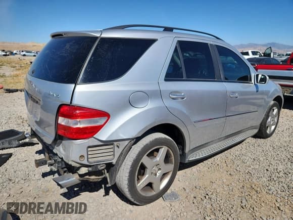 ✅ 2008 Mercedes-Benz M 550 • VIN: 4JGBB72EX8A414392 • Лот: 81728965. Опубликован ранее на Copart с пробегом 165 077 миль. Бесплатный доступ к архиву аукционных продаж из США и подробный отчёт об истории автомобиля на DreamBid. Изображение 3.