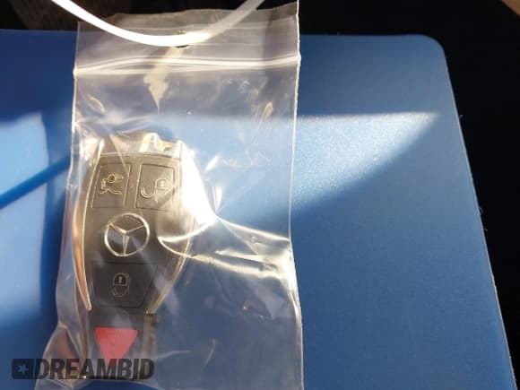 ✅ 2016 Mercedes-Benz GLC 300 • VIN: WDC0G4JB7GF084774 • Lot: 43608682. Listed on IAAI with 100,102 mi. Free auction sales archive from the USA and detailed vehicle history report at DreamBid. Image 11.