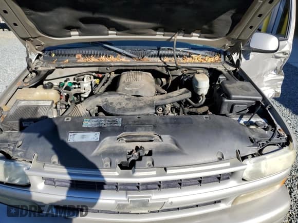 ✅ 2005 Chevrolet Suburban LT • VIN: 3GNFK16Z45G247581 • Лот: 83992054. Опубликован ранее на Copart с пробегом 315 708 миль. Бесплатный доступ к архиву аукционных продаж из США и подробный отчёт об истории автомобиля на DreamBid. Изображение 14.