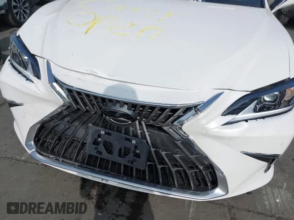 ✅ 2025 Lexus ES 350 • VIN: 58ADZ1B19SU199374 • Lot: 43608800. Wystawiony na IAAI z przebiegiem 4 890 mil. Bezpłatny archiwum sprzedaży aukcyjnych z USA i szczegółowy raport historii pojazdu na DreamBid. Zdjęcie 6.