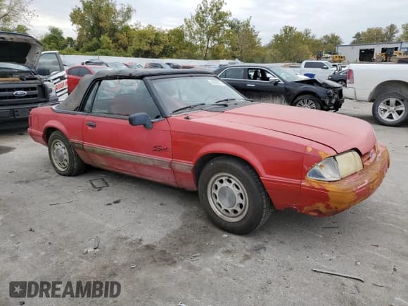 ✅ 1992 Ford Mustang • VIN: 1FACP44M6NF162464 • Lot: 86289855. Wystawiony na Copart z przebiegiem 103 294 mil. Bezpłatny archiwum sprzedaży aukcyjnych z USA i szczegółowy raport historii pojazdu na DreamBid. Zdjęcie 4.