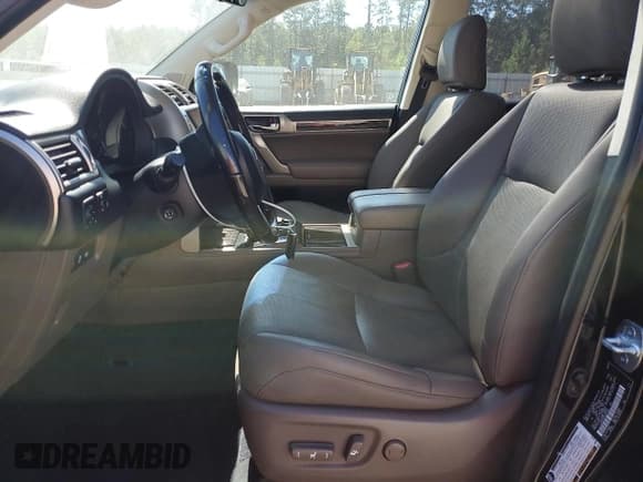 ✅ 2020 Lexus GX 460 Premium • VIN: JTJAM7BX4L5265309 • Lot: 86612155. Wystawiony na Copart z przebiegiem 77 894 mil. Bezpłatny archiwum sprzedaży aukcyjnych z USA i szczegółowy raport historii pojazdu na DreamBid. Zdjęcie 7.