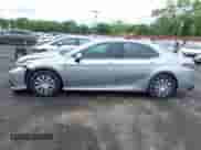 2022 Toyota Camry Hybrid LE z VIN 4T1C31AK4NU588863, wystawiony jako IAAI lot #42375893 z przebiegiem 218 285 mil mil oraz . Historia ofert i sprzedaży dostępna na DreamBid. Obrazek 14.