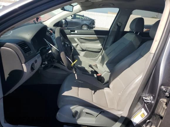 ✅ 2007 Volkswagen Jetta Wolfsburg Edition • VIN: 3VWEG71K77M128590 • Lot: 84803855. Listed on Copart with 212,541 mi. Free auction sales archive from the USA and detailed vehicle history report at DreamBid. Image 7.