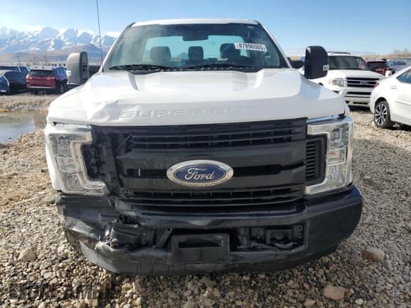 ✅ 2019 Ford F-250 XL • VIN: 1FTBF2A61KEE66449 • Lot: 87896505. Listed on Copart with 106,429 mi. Free auction sales archive from the USA and detailed vehicle history report at DreamBid. Image 5.