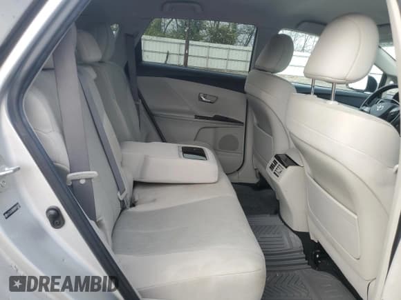 ✅ 2011 Toyota Venza • VIN: 4T3ZA3BB8BU041074 • Lot: 90851925. Listed on Copart with 214,471 mi. Free auction sales archive from the USA and detailed vehicle history report at DreamBid. Image 12.