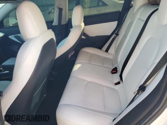 ✅ 2020 Tesla Model 3 Standard Range Plus • VIN: 5YJ3E1EA4LF746138 • Лот: 85340535. Опубликован ранее на Copart с пробегом Не указан. Бесплатный доступ к архиву аукционных продаж из США и подробный отчёт об истории автомобиля на DreamBid. Изображение 3.