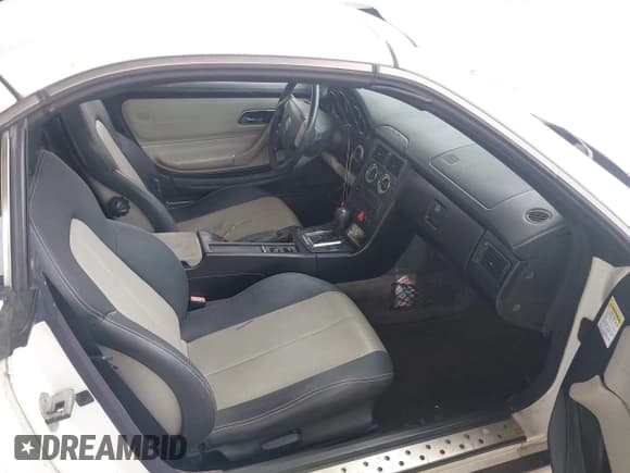 ✅ 1999 Mercedes-Benz SLK 230/320 • VIN: WDBKK47FXXF088811 • Lot: 41723177. Wystawiony na IAAI z przebiegiem 74 446 mil. Bezpłatny archiwum sprzedaży aukcyjnych z USA i szczegółowy raport historii pojazdu na DreamBid. Zdjęcie 5.