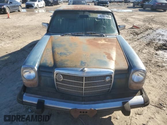 ✅ 1974 Mercedes-Benz 240 • VIN: 11511712027820 • Lot: 42007445. Listed on Copart with Not provided. Free auction sales archive from the USA and detailed vehicle history report at DreamBid. Image 5.