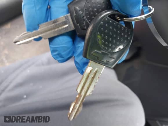 2008 Chevrolet Aveo LS z VIN KL1TD566X8B151512, wystawiony jako IAAI lot #41364928 z przebiegiem 67 477 mil mil oraz . Historia ofert i sprzedaży dostępna na DreamBid. Obrazek 11.