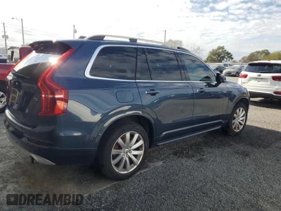 ✅ 2018 Volvo XC90 Momentum • VIN: YV4102KK0J1194973 • Lot: 85458974. Wystawiony na Copart z przebiegiem 53 242 mil. Bezpłatny archiwum sprzedaży aukcyjnych z USA i szczegółowy raport historii pojazdu na DreamBid. Zdjęcie 3.