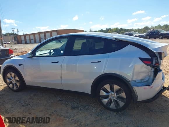 ✅ 2023 Tesla Model Y Long Range • VIN: 7SAYGDEE3PA156622 • Lot: 43355932. Wystawiony na IAAI z przebiegiem 27 775 mil. Bezpłatny archiwum sprzedaży aukcyjnych z USA i szczegółowy raport historii pojazdu na DreamBid. Zdjęcie 14.