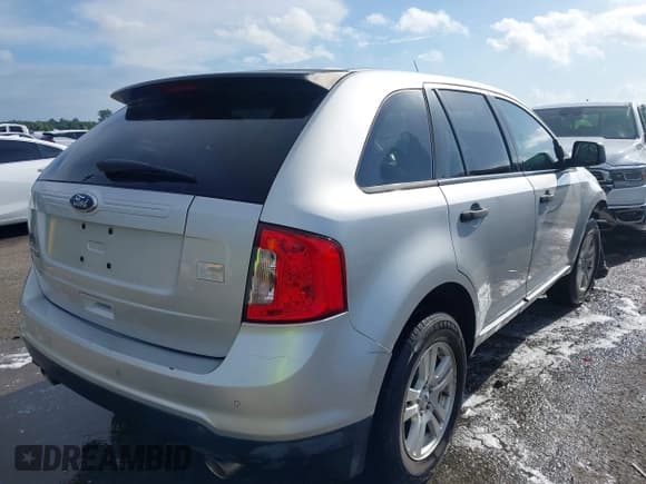 ✅ 2011 Ford Edge SE • VIN: 2FMDK3GC5BBA11389 • Lot: 42802826. Wystawiony na IAAI z przebiegiem 206 130 mil. Bezpłatny archiwum sprzedaży aukcyjnych z USA i szczegółowy raport historii pojazdu na DreamBid. Zdjęcie 4.