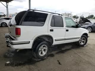 ✅ 1999 Chevrolet Blazer LT • VIN: 1GNCS13W0X2213307 • Lot: 66022085. Wystawiony na Copart z przebiegiem 191 583 mil. Bezpłatny archiwum sprzedaży aukcyjnych z USA i szczegółowy raport historii pojazdu na DreamBid. Zdjęcie 3.
