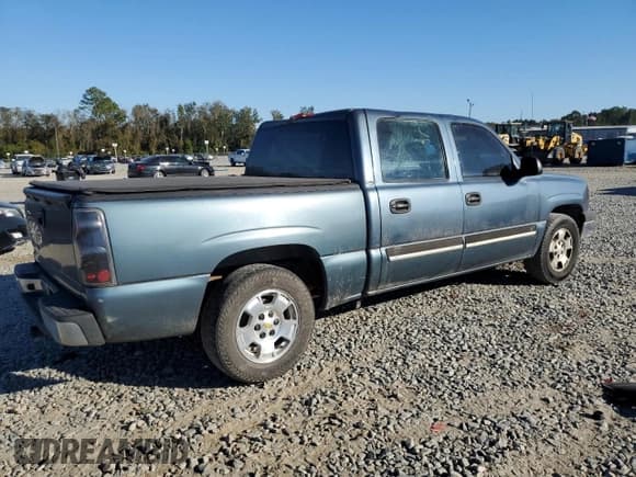✅ 2006 Chevrolet Silverado 1500 LS • VIN: 2GCEC13V261320668 • Лот: 76567194. Опубликован ранее на Copart с пробегом 255 749 миль. Бесплатный доступ к архиву аукционных продаж из США и подробный отчёт об истории автомобиля на DreamBid. Изображение 3.