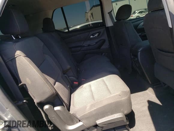 ✅ 2020 Chevrolet Traverse LS • VIN: 1GNERFKW1LJ188274 • Lot: 61883834. Wystawiony na Copart z przebiegiem 60 330 mil. Bezpłatny archiwum sprzedaży aukcyjnych z USA i szczegółowy raport historii pojazdu na DreamBid. Zdjęcie 11.