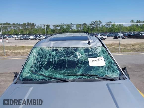 2014 Chevrolet Suburban LT z VIN 1GNSCJE0XER124222, wystawiony jako IAAI lot #41994798 z przebiegiem 268 836 mil mil oraz . Historia ofert i sprzedaży dostępna na DreamBid. Obrazek 6.