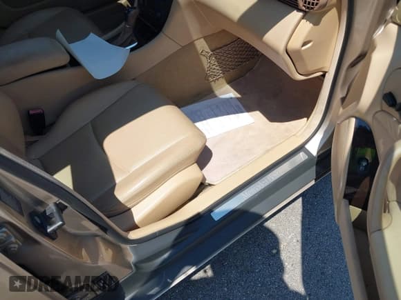 ✅ 2001 Mercedes-Benz C 230/260/280/320 • VIN: WDBRF64J81F096100 • Lot: 43096535. Wystawiony na IAAI z przebiegiem 80 917 mil. Bezpłatny archiwum sprzedaży aukcyjnych z USA i szczegółowy raport historii pojazdu na DreamBid. Zdjęcie 5.