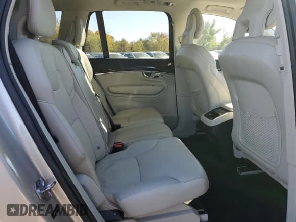 ✅ 2016 Volvo XC90 T6 Momentum • VIN: YV4A22PK6G1071528 • Lot: 90089025. Listed on Copart with 73,938 mi. Free auction sales archive from the USA and detailed vehicle history report at DreamBid. Image 11.