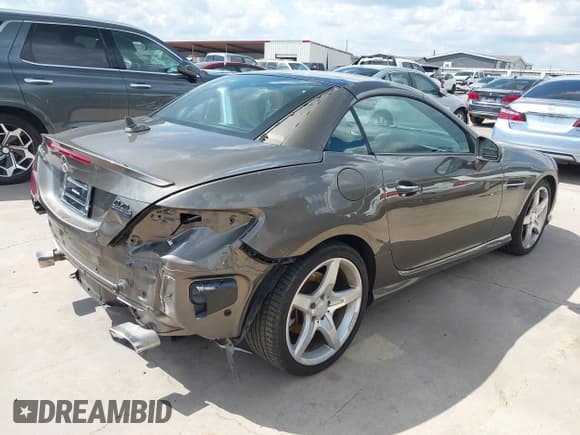 ✅ 2012 Mercedes-Benz SLK 350 • VIN: WDDPK5HA5CF023333 • Лот: 43116924. Опубликован ранее на IAAI с пробегом 50 236 миль. Бесплатный доступ к архиву аукционных продаж из США и подробный отчёт об истории автомобиля на DreamBid. Изображение 4.