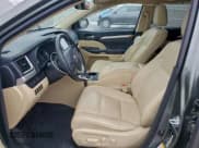 ✅ 2017 Toyota Highlander XLE • VIN: 5TDJZRFH2HS393553 • Lot: 94578105. Listed on Copart with 83,913 mi. Free auction sales archive from the USA and detailed vehicle history report at DreamBid. Image 7.