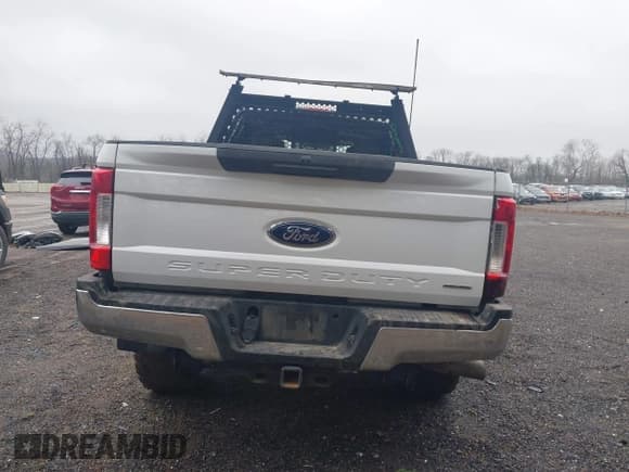 ✅ 2017 Ford F-250 Lariat • VIN: 1FT7W2BTXHEB47795 • Лот: 42010501. Опубликован ранее на IAAI с пробегом 168 108 миль. Бесплатный доступ к архиву аукционных продаж из США и подробный отчёт об истории автомобиля на DreamBid. Изображение 17.