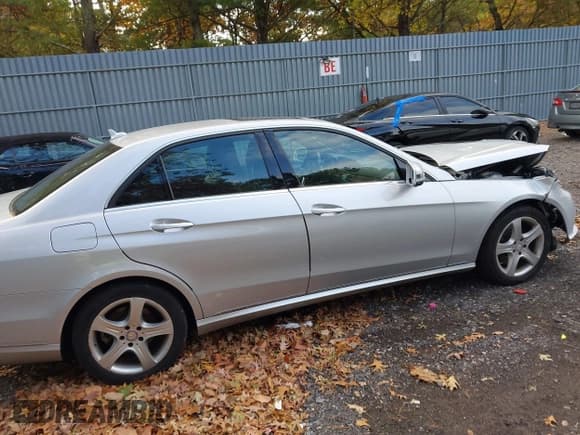 ✅ 2016 Mercedes-Benz E 350 Luxury • VIN: WDDHF8JB6GB174322 • Лот: 43476201. Опубликован ранее на IAAI с пробегом 82 055 миль. Бесплатный доступ к архиву аукционных продаж из США и подробный отчёт об истории автомобиля на DreamBid. Изображение 13.