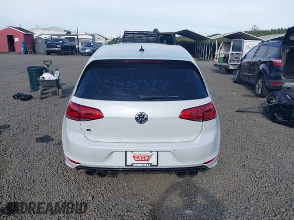 ✅ 2017 Volkswagen Golf R • VIN: WVWWF7AU2HW171540 • Lot: 43500402. Wystawiony na IAAI z przebiegiem 64 036 mil. Bezpłatny archiwum sprzedaży aukcyjnych z USA i szczegółowy raport historii pojazdu na DreamBid. Zdjęcie 16.