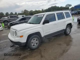 ✅ 2016 Jeep Patriot Sport • VIN: 1C4NJPBB3GD763515 • Лот: 85529555. Опубликован ранее на Copart с пробегом 91 134 миль. Бесплатный доступ к архиву аукционных продаж из США и подробный отчёт об истории автомобиля на DreamBid. Изображение 1.