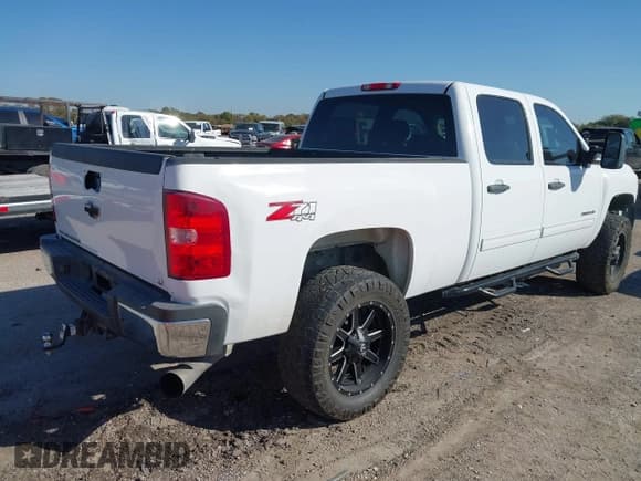 ✅ 2014 Chevrolet Silverado 2500HD LT • VIN: 1GC1KXC86EF183076 • Lot: 43624761. Listed on IAAI with 198,785 mi. Free auction sales archive from the USA and detailed vehicle history report at DreamBid. Image 4.