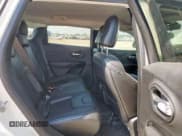 ✅ 2019 Jeep Cherokee Latitude Plus • VIN: 1C4PJLLB0KD466100 • Lot: 85128315. Wystawiony na Copart z przebiegiem Nie podano. Bezpłatny archiwum sprzedaży aukcyjnych z USA i szczegółowy raport historii pojazdu na DreamBid. Zdjęcie 10.