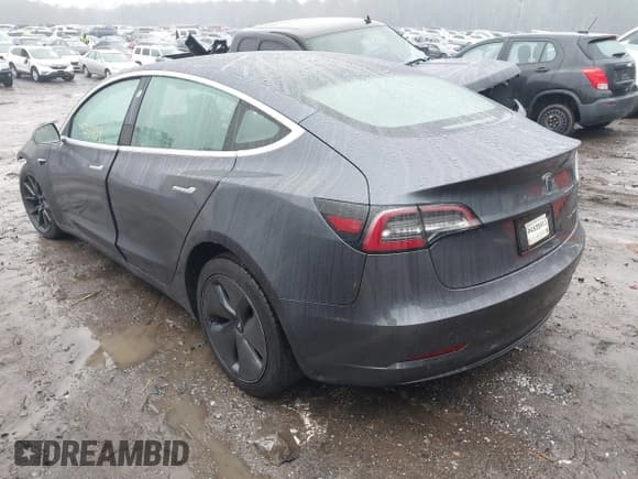 ✅ 2020 Tesla Model 3 Long Range • VIN: 5YJ3E1EBXLF770064 • Lot: 41424909. Wystawiony na IAAI z przebiegiem 96 972 mil. Bezpłatny archiwum sprzedaży aukcyjnych z USA i szczegółowy raport historii pojazdu na DreamBid. Zdjęcie 3.