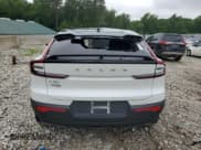 ✅ 2022 Volvo C40 Ultimate • VIN: YV4ED3GB2N2009536 • Lot: 61553835. Wystawiony na Copart z przebiegiem 19 868 mil. Bezpłatny archiwum sprzedaży aukcyjnych z USA i szczegółowy raport historii pojazdu na DreamBid. Zdjęcie 6.