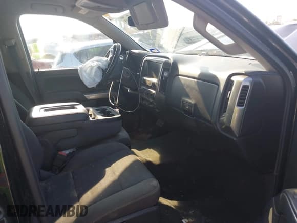 ✅ 2018 Chevrolet Silverado 1500 LT • VIN: 3GCPCREC3JG645106 • Lot: 42907605. Wystawiony na IAAI z przebiegiem 187 150 mil. Bezpłatny archiwum sprzedaży aukcyjnych z USA i szczegółowy raport historii pojazdu na DreamBid. Zdjęcie 5.