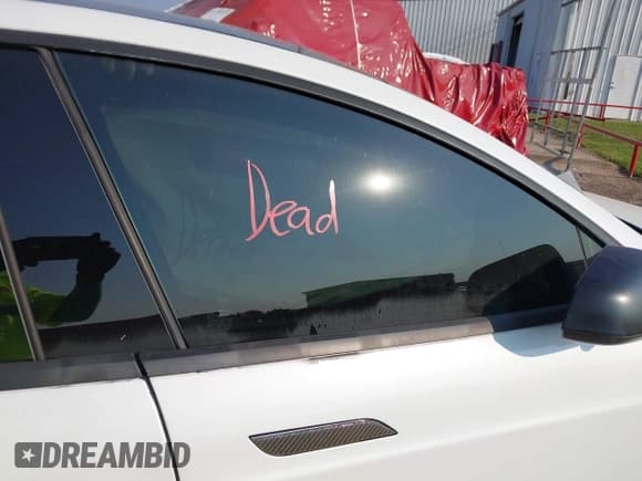 ✅ 2015 Tesla Model S 85D • VIN: 5YJSA1S22FF082785 • Lot: 43241427. Wystawiony na IAAI z przebiegiem 98 498 mil. Bezpłatny archiwum sprzedaży aukcyjnych z USA i szczegółowy raport historii pojazdu na DreamBid. Zdjęcie 8.