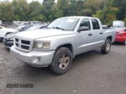 ✅ 2010 Dodge Dakota Bighorn/Lonestar • VIN: 1D7CW3GKXAS225851 • Lot: 43211752. Wystawiony na IAAI z przebiegiem 178 473 mil. Bezpłatny archiwum sprzedaży aukcyjnych z USA i szczegółowy raport historii pojazdu na DreamBid. Zdjęcie 2.