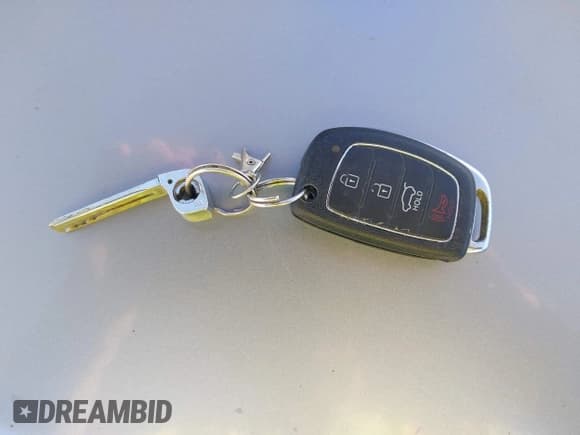 ✅ 2017 Hyundai Sonata SE • VIN: 5NPE24AF4HH488622 • Lot: 43645366. Listed on IAAI with 118,556 mi. Free auction sales archive from the USA and detailed vehicle history report at DreamBid. Image 11.