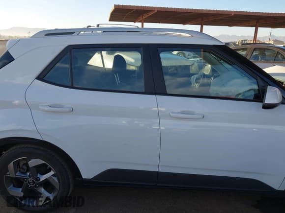✅ 2022 Hyundai Venue SEL • VIN: KMHRC8A3XNU154622 • Lot: 41233442. Listed on IAAI with 68,989 mi. Free auction sales archive from the USA and detailed vehicle history report at DreamBid. Image 13.