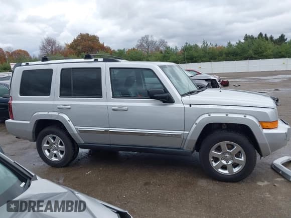 ✅ 2008 Jeep Commander Limited • VIN: 1J8HG58N68C124949 • Lot: 40725093. Listed on IAAI with 180,307 mi. Free auction sales archive from the USA and detailed vehicle history report at DreamBid. Image 14.