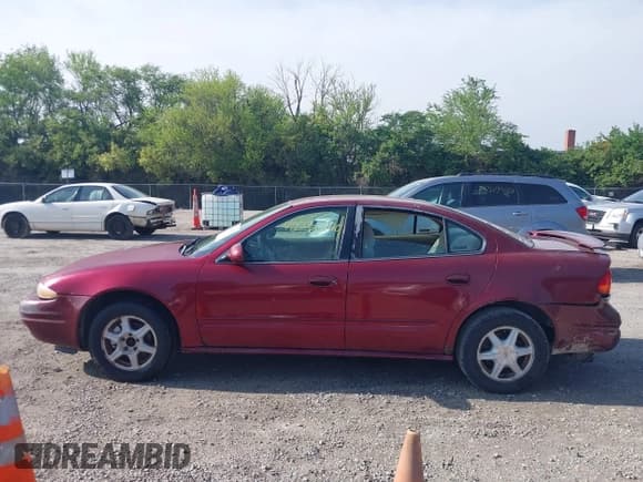 ✅ 2002 Oldsmobile Alero GL1 • VIN: 1G3NL52E02C215561 • Lot: 42230290. Wystawiony na IAAI z przebiegiem 177 176 mil. Bezpłatny archiwum sprzedaży aukcyjnych z USA i szczegółowy raport historii pojazdu na DreamBid. Zdjęcie 15.