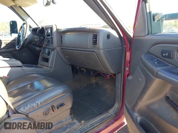 ✅ 2005 Chevrolet Silverado 2500HD LS • VIN: 1GCHK23285F917553 • Lot: 41036631. Listed on IAAI with 269,863 mi. Free auction sales archive from the USA and detailed vehicle history report at DreamBid. Image 5.