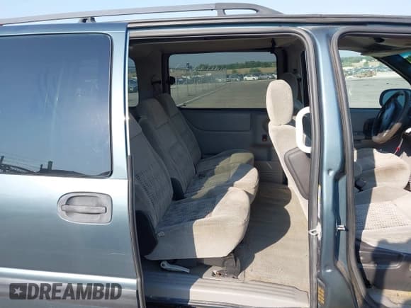 ✅ 2005 Chevrolet Venture LS • VIN: 1GNDV23E15D116093 • Лот: 43224027. Опубликован ранее на IAAI с пробегом 267 385 миль. Бесплатный доступ к архиву аукционных продаж из США и подробный отчёт об истории автомобиля на DreamBid. Изображение 8.