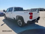 ✅ 2024 Chevrolet Silverado 2500HD Custom • VIN: 1GC4YME76RF336964 • Lot: 85485825. Wystawiony na Copart z przebiegiem 35 998 mil. Bezpłatny archiwum sprzedaży aukcyjnych z USA i szczegółowy raport historii pojazdu na DreamBid. Zdjęcie 2.